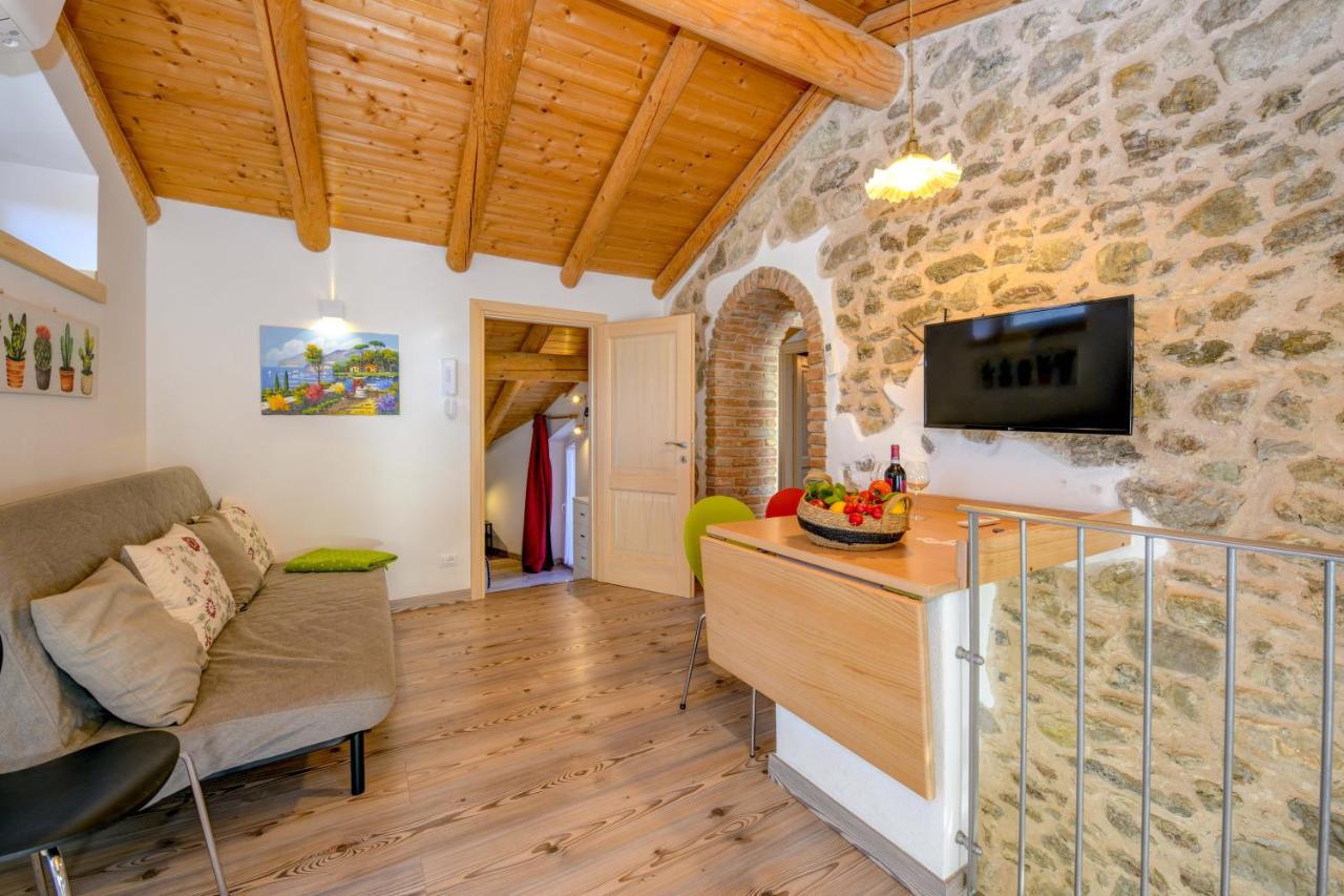 Casa Nel Borgo - Il Gufo Apartamento Tremosine Exterior foto