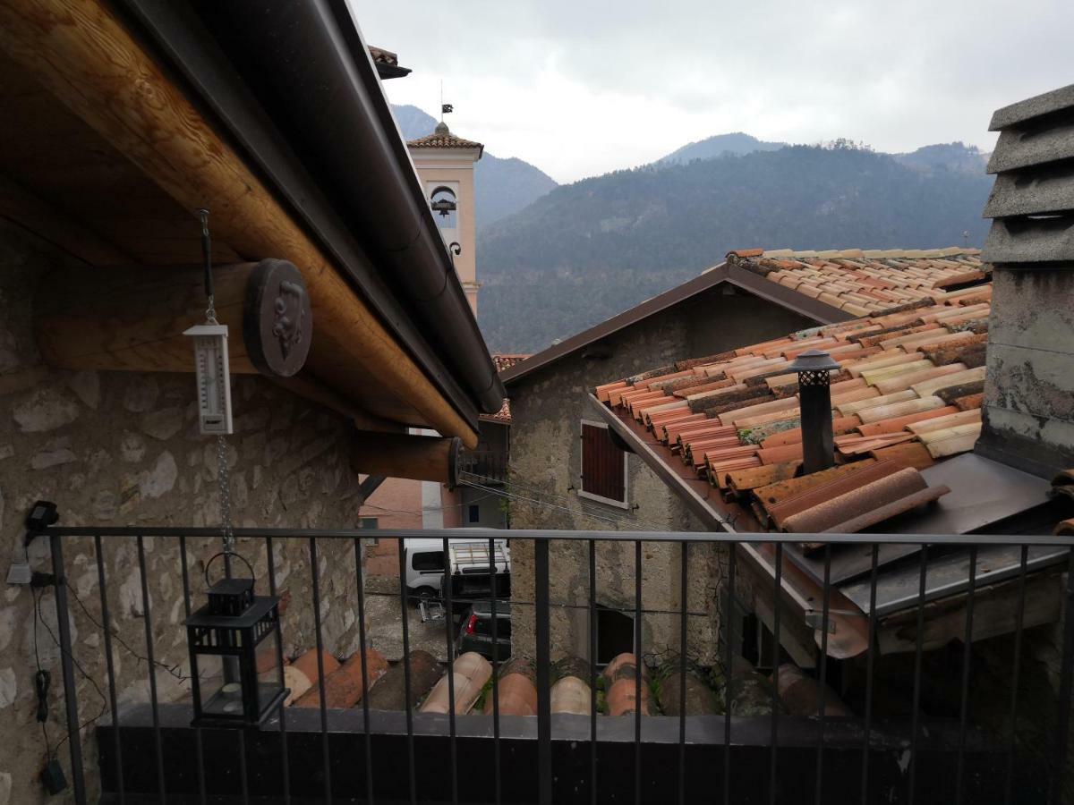 Casa Nel Borgo - Il Gufo Apartamento Tremosine Exterior foto