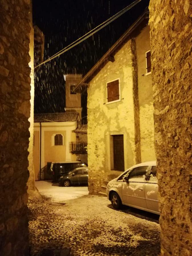 Casa Nel Borgo - Il Gufo Apartamento Tremosine Exterior foto